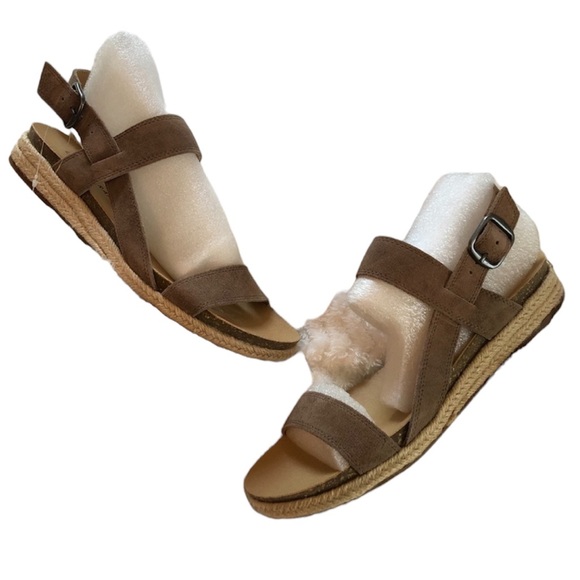 Lucky Brand Women’s "Gadine" Taupe Suede Sandals - Picture 2 of 11